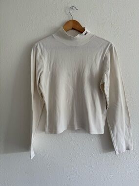 Classic 90’s Cream Mock Neck Long-Sleeve Top